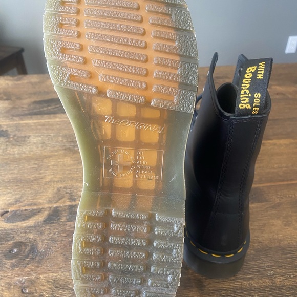 Dr. Marten Women’s Size 8 (39 EU) Original, nearly new - Picture 4 of 5